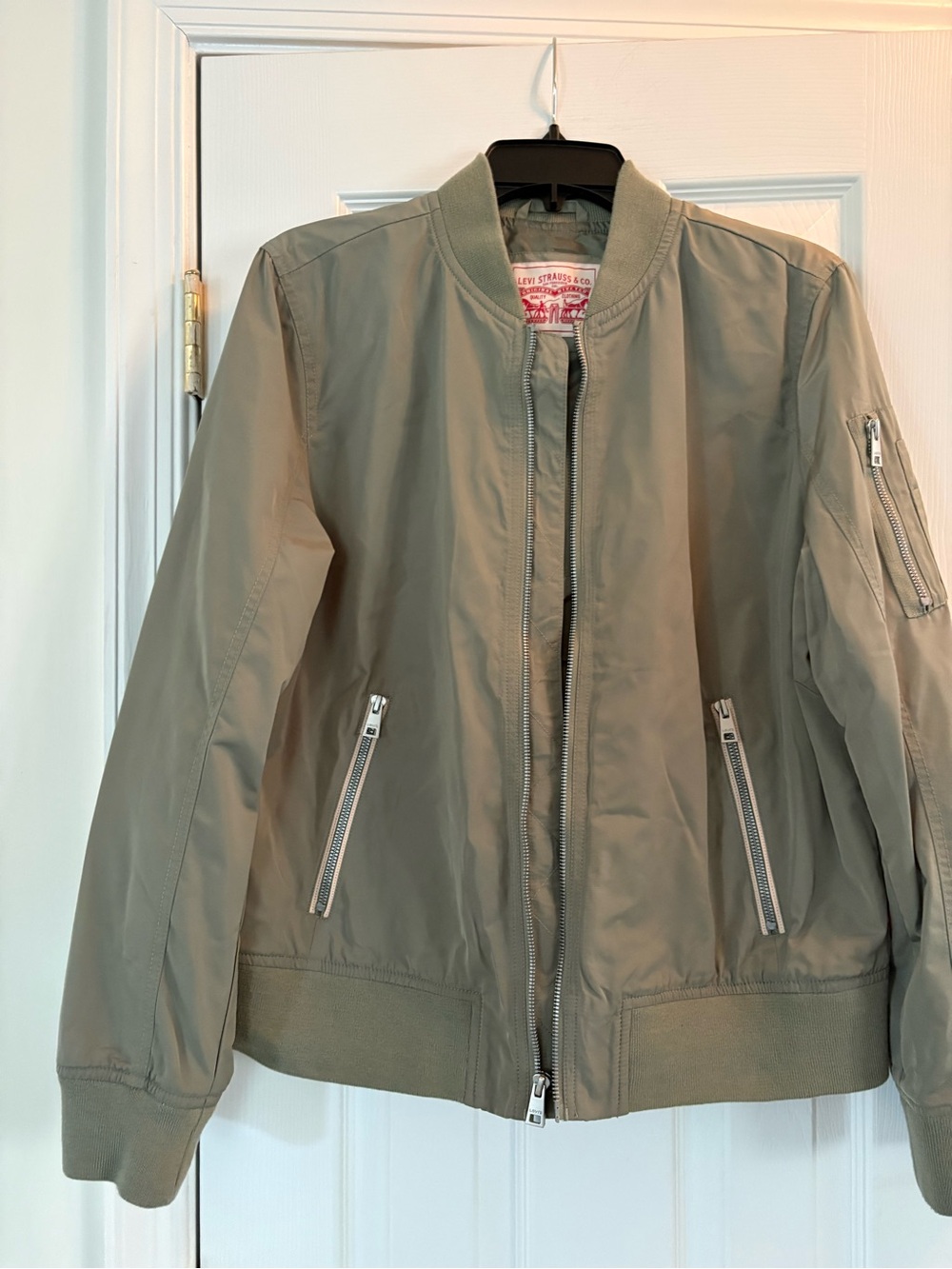 Levi's Women's Bomber Jacket in Light Olive